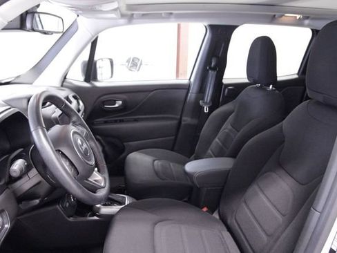 Used 2022 Jeep Renegade Latitude w/ Sun/Sound Group image 14