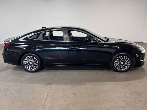 Used 2023 Hyundai Sonata Limited image 2