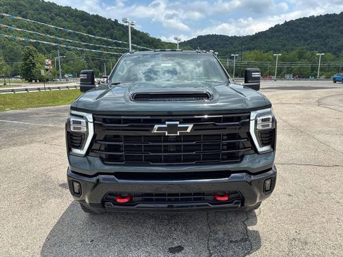 Used 2025 Chevrolet Silverado 2500 LTZ w/ Trail Boss Package AWD/4WD image 8