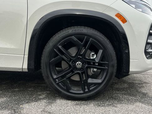 New 2026 Volkswagen Tiguan SE R-Line image 8