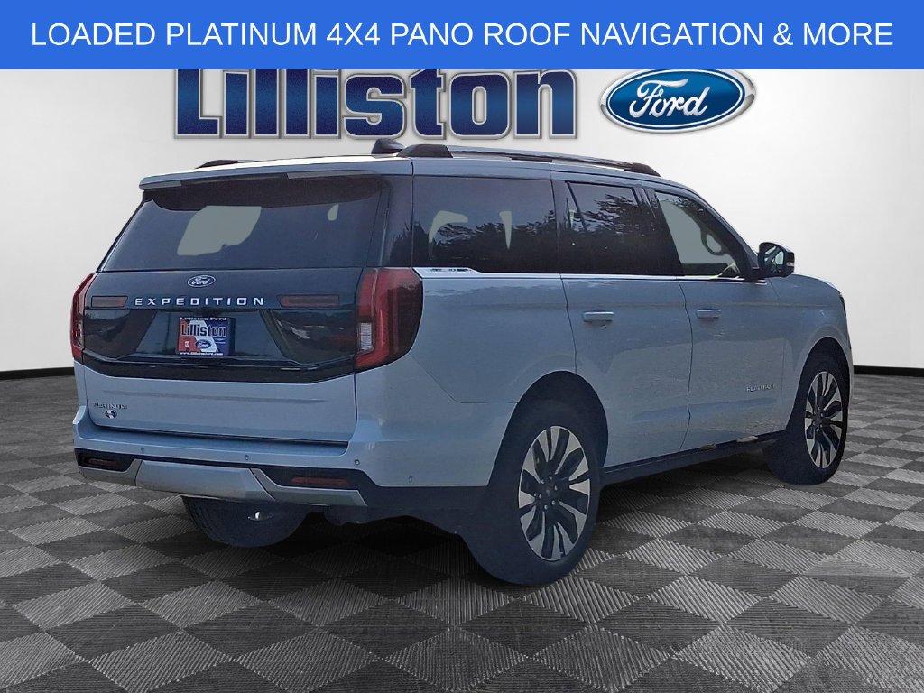 Used 2025 Ford Expedition Platinum w/ Driver's Package AWD/4WD image 4