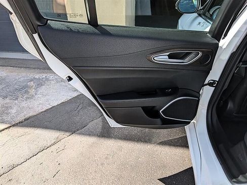 Used 2020 Alfa Romeo Giulia Ti w/ Active Blind Spot Package AWD/4WD image 25