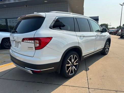 Used 2021 Honda Pilot Touring image 6