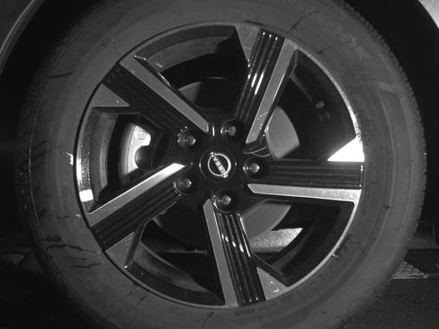 Used 2025 Nissan Sentra SV FWD image 12