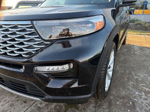 Used 2023 Ford Explorer Platinum w/ Technology Package image 11