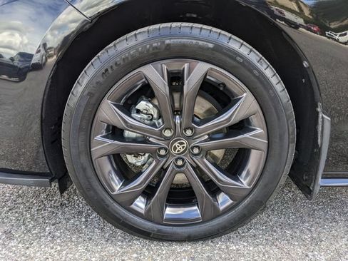 Used 2025 Toyota Sienna XSE w/ XSE Plus Package FWD image 10