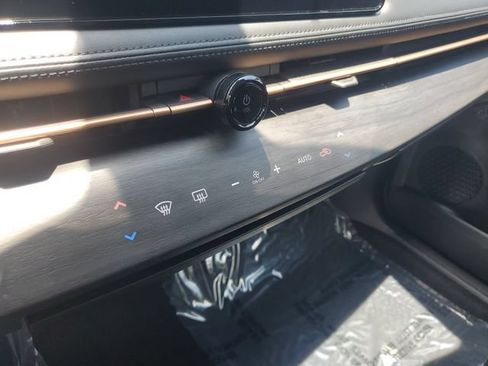 Used 2023 Nissan Ariya FWD image 25