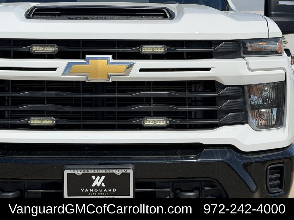 Used 2024 Chevrolet Silverado 2500 Custom w/ Custom Convenience Package AWD/4WD image 4