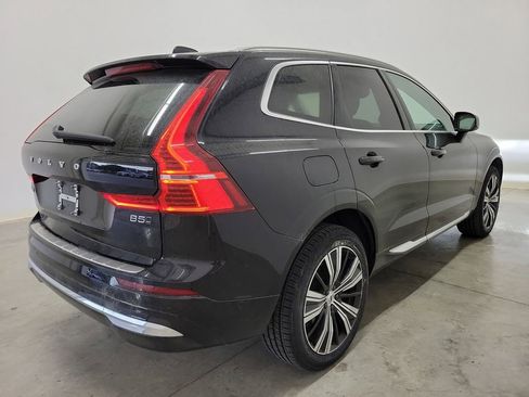 Certified 2023 Volvo XC60 B5 Plus w/ Climate Package image 5