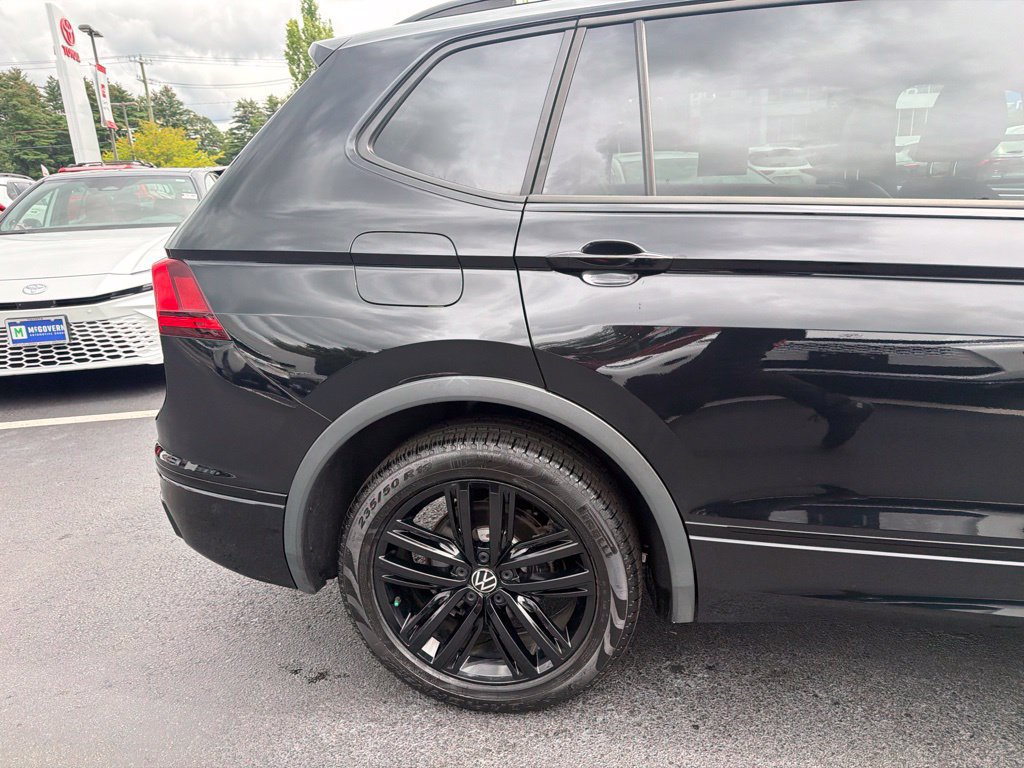 Used 2022 Volkswagen Tiguan SE R-Line AWD/4WD image 4