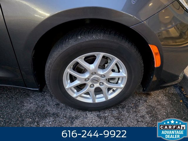 Used 2022 Chrysler Pacifica Touring-L FWD image 11