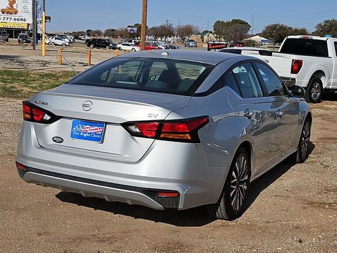 Used 2023 Nissan Altima 2.5 SV image 10