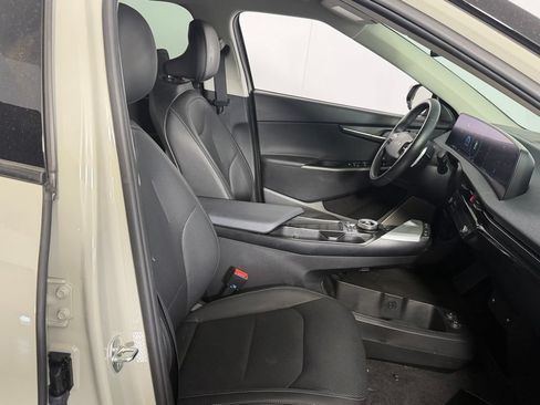 Used 2024 Kia EV6 Wind w/ Wind Technology Package RWD image 33