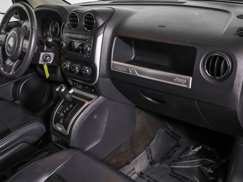 Used 2014 Jeep Compass Latitude image 42