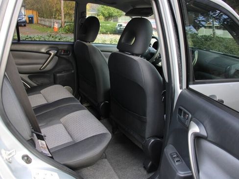 Used 2005 Toyota RAV4 Base 114K MILES image 6