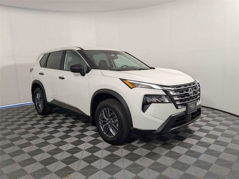Used 2026 Nissan Rogue S AWD/4WD image 4