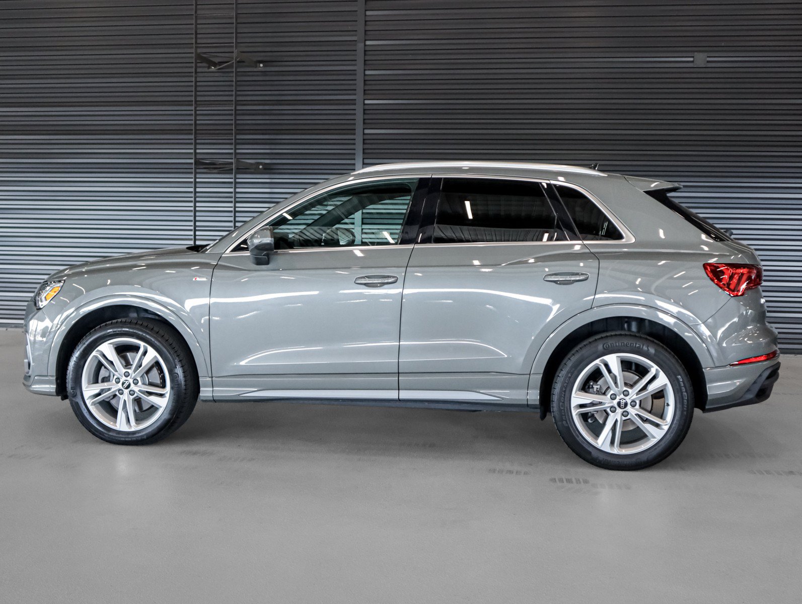Used 2023 Audi Q3 2.0T Premium w/ Convenience Package AWD/4WD image 14