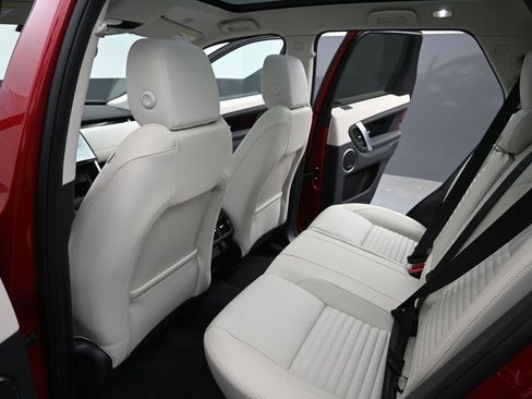 Used 2025 Land Rover Discovery Sport S image 17