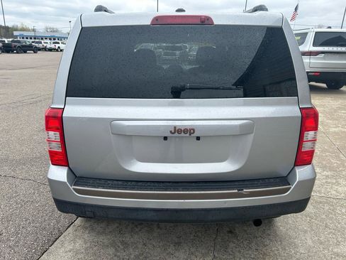 Used 2016 Jeep Patriot 75th Anniversary w/ Power Value Group FWD image 6
