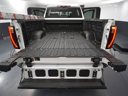 Used 2025 GMC Sierra 3500 Denali image 46