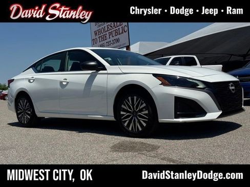 Used 2026 Nissan Altima 2.5 SV AWD/4WD image 1