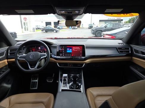 Used 2024 Volkswagen Atlas Cross Sport SEL R-Line w/ Adventure Package AWD/4WD image 21