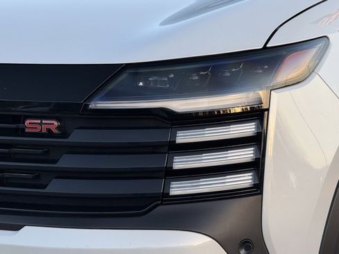 Used 2025 Nissan Kicks SR image 6