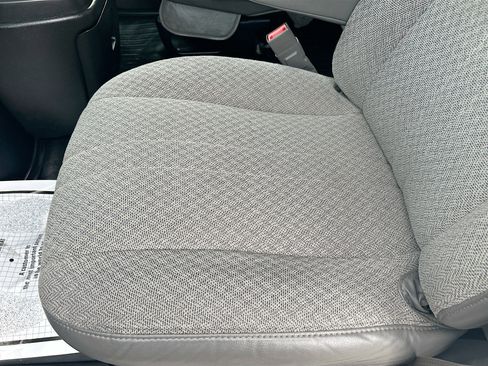 Used 2019 Chevrolet Express 3500 w/ Chrome Appearance Package image 18