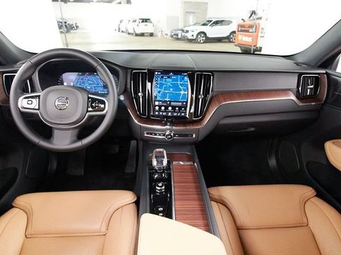 Certified 2025 Volvo XC60 B5 Ultra w/ Protection Package Premier AWD/4WD image 7