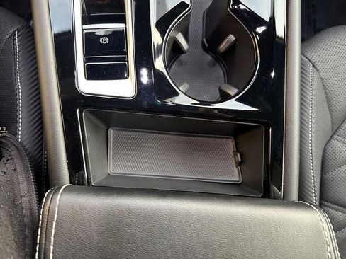 Used 2024 Volkswagen Atlas Cross Sport SE image 22