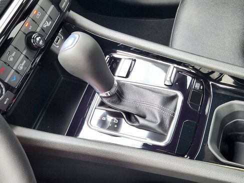 New 2026 Jeep Compass Latitude AWD/4WD image 19
