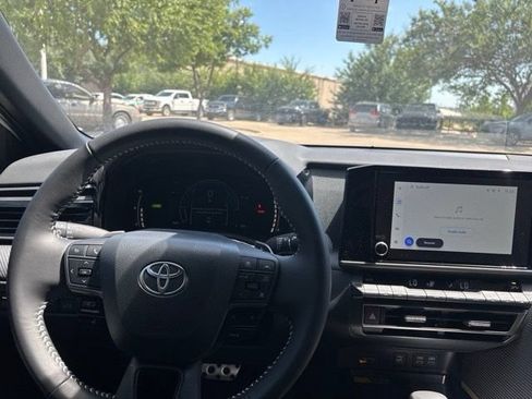 Used 2026 Toyota Camry Hybrid w/ Convenience Package FWD image 10