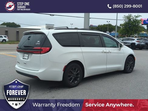 Used 2021 Chrysler Pacifica Touring w/ S Appearance Package FWD image 7