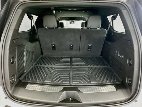 Used 2025 GMC Yukon XL AT4 AWD/4WD image 27