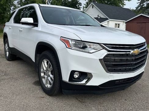 Used 2020 Chevrolet Traverse LT w/ LPO, Floor Liner Package AWD/4WD image 3