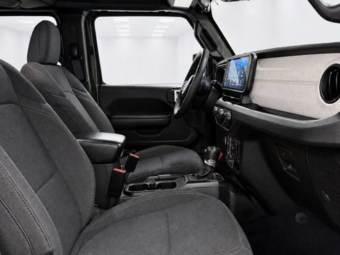 Used 2024 Jeep Wrangler Unlimited AWD/4WD image 15