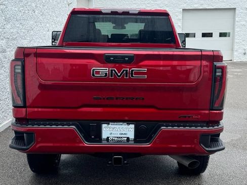 Used 2025 GMC Sierra 2500 AT4 AWD/4WD image 4