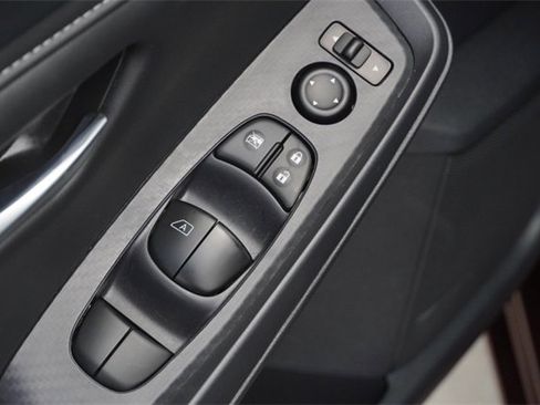 Used 2025 Nissan Sentra SV image 19