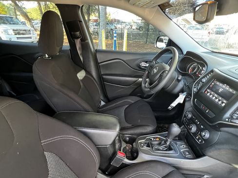 Used 2021 Jeep Cherokee Latitude image 45