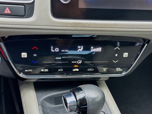 Used 2019 Honda HR-V Touring image 12