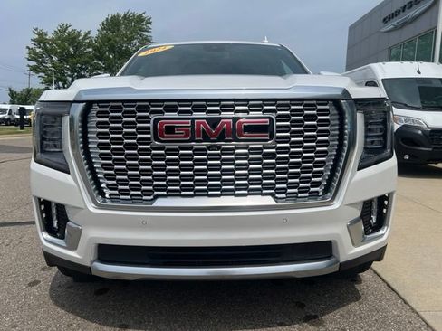 Used 2024 GMC Yukon Denali AWD/4WD image 2