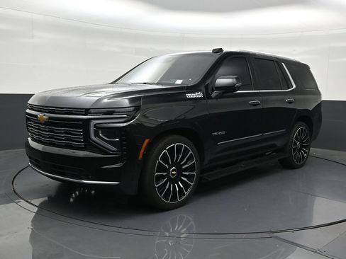 Used 2025 Chevrolet Tahoe High Country AWD/4WD image 3