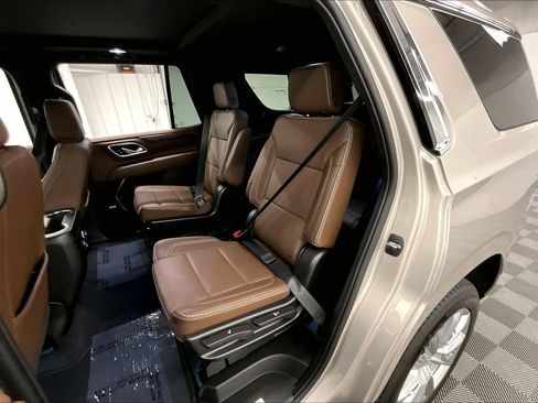Used 2023 Chevrolet Tahoe High Country w/ LPO, Illumination Package AWD/4WD image 25