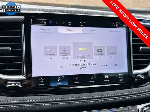 Used 2025 Chrysler Pacifica Select image 21