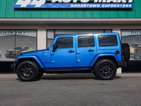 Used 2016 Jeep Wrangler Unlimited Rubicon w/ Connectivity Group image 5