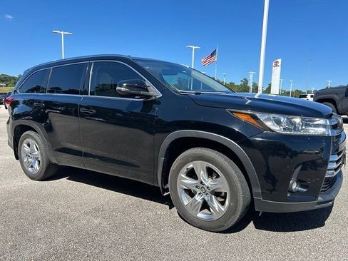 Used 2019 Toyota Highlander Limited FWD image 1