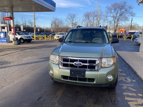 Used 2008 Ford Escape XLT image 2