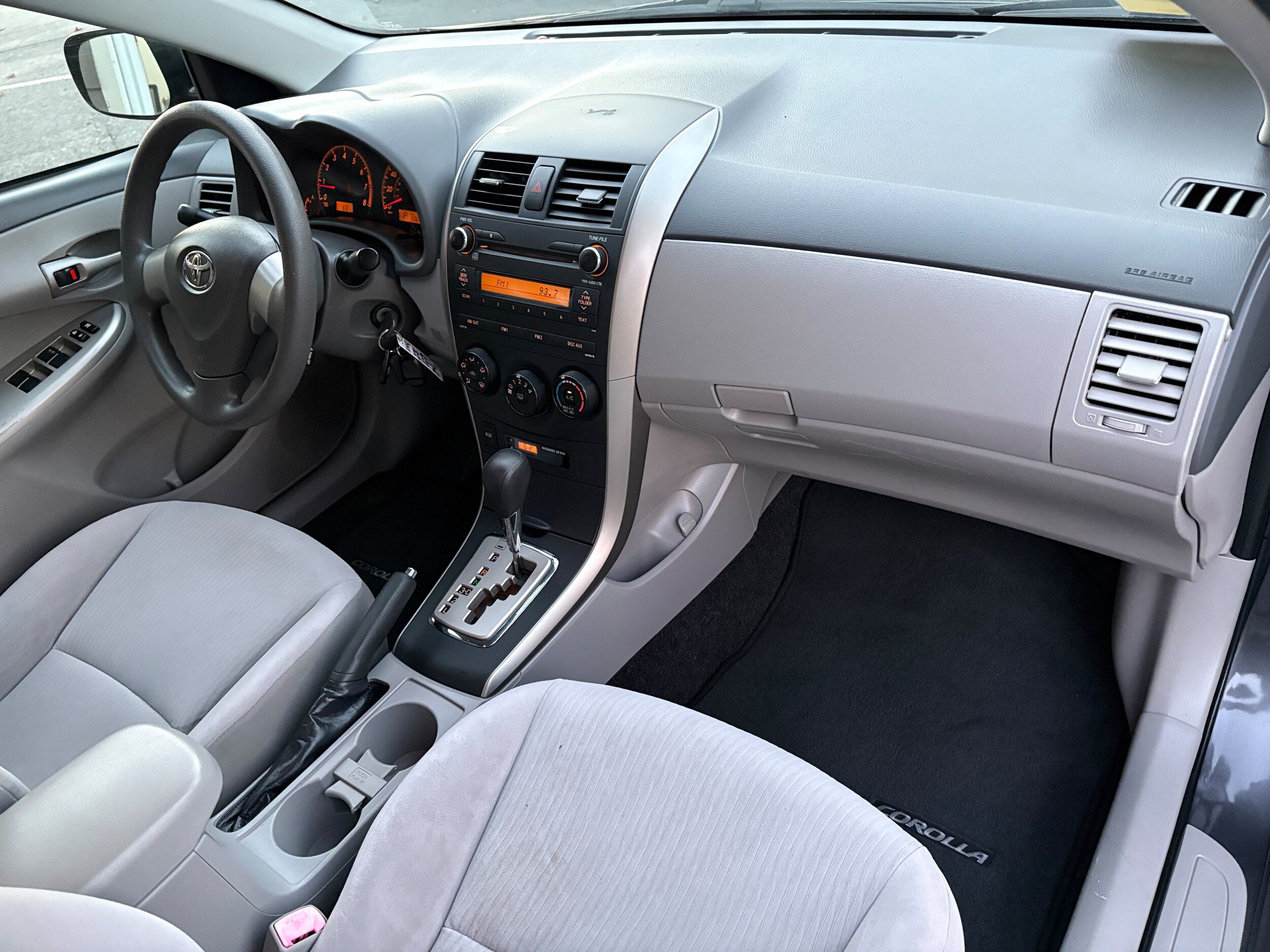 Used 2010 Toyota Corolla LE w/ All Weather Guard Pkg FWD image 23