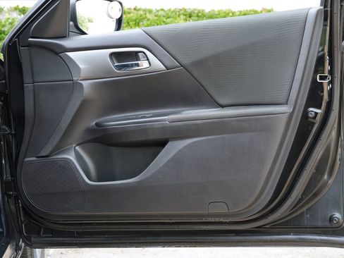 Used 2015 Honda Accord LX image 37