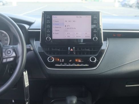 Used 2020 Toyota Corolla LE FWD image 8
